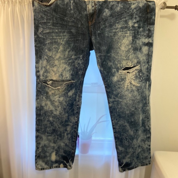 Jeans - Picture 2 of 3